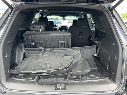 Certified 2023 Chevrolet Traverse LT FWD image 25
