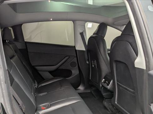 Used 2023 Tesla Model Y Long Range AWD/4WD image 17