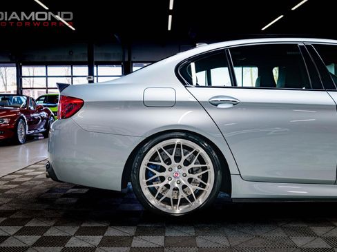 Used 2015 BMW M5 image 23