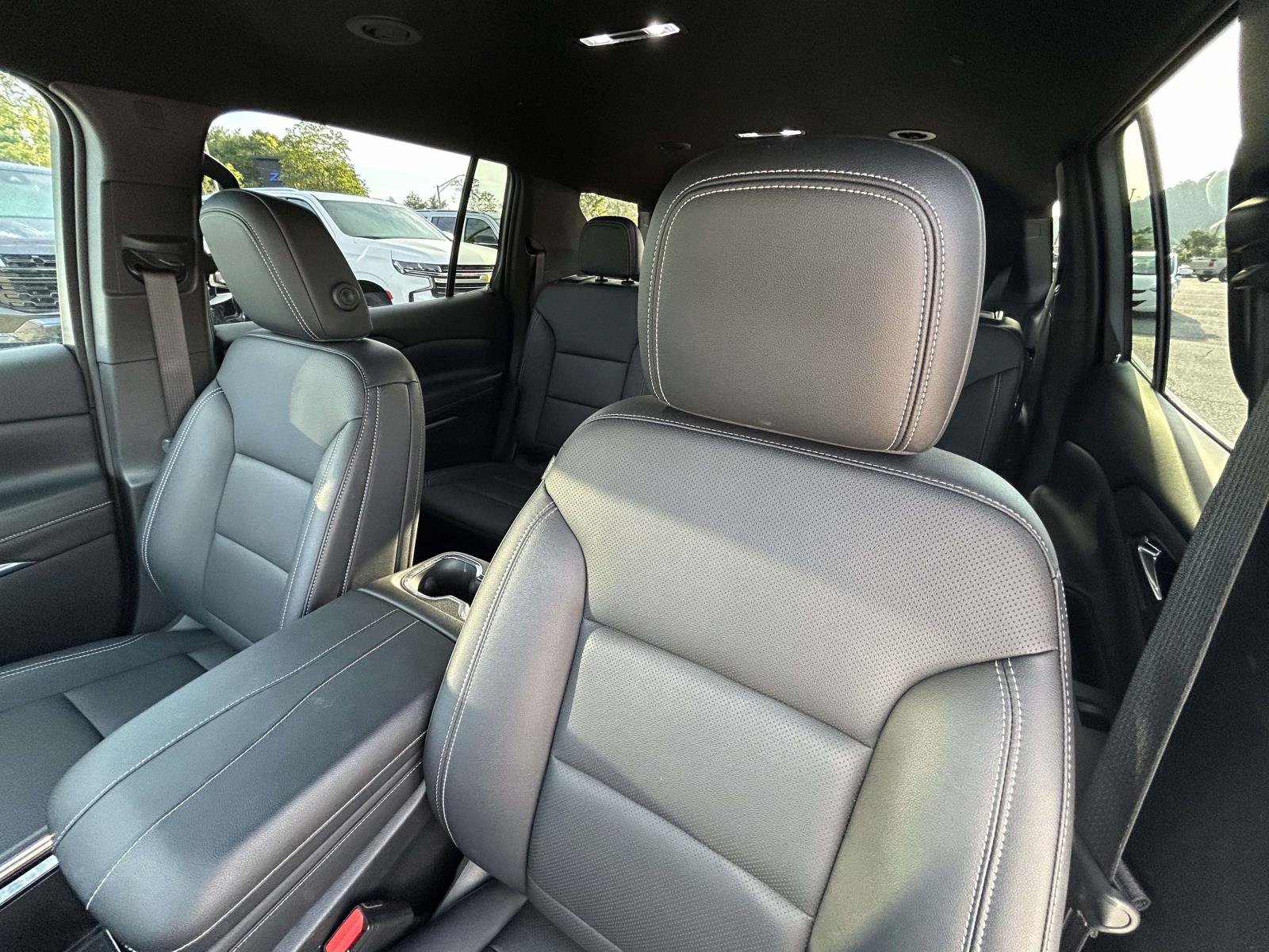 Used 2026 Chevrolet Traverse LT FWD image 18