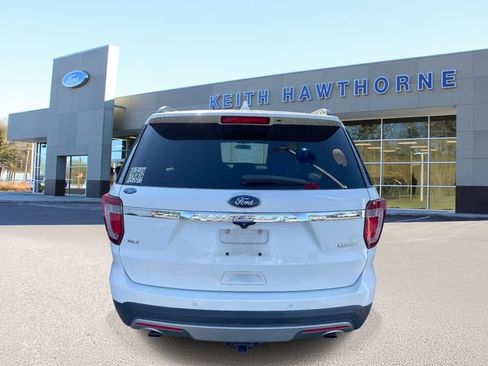 Used 2017 Ford Explorer XLT FWD image 6