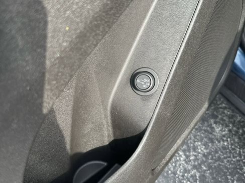 Used 2024 Chevrolet Equinox LT w/ LPO, Floor Liner Package FWD image 16