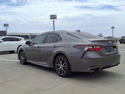 Used 2024 Toyota Camry SE w/ Audio Upgrade Package FWD image 4