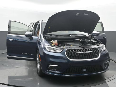 Used 2022 Chrysler Pacifica Pinnacle FWD image 55