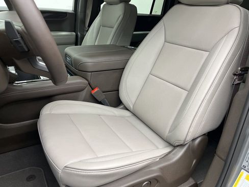 New 2026 GMC Yukon XL Elevation RWD image 9