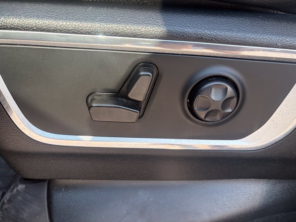 Used 2021 RAM 1500 Laramie AWD/4WD image 12