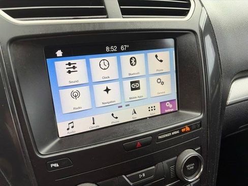 Used 2019 Ford Explorer XLT w/ Equipment Group 202A FWD image 22