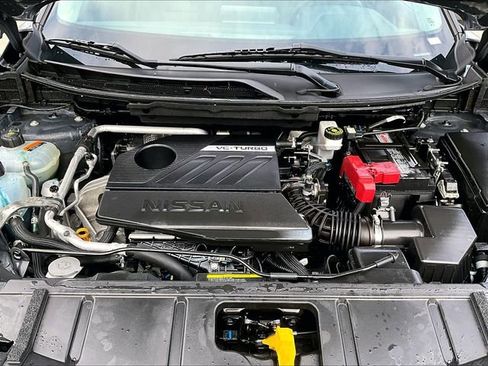 Used 2024 Nissan Rogue SV image 10