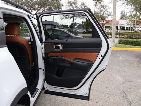 Used 2023 Kia Sorento SX Prestige image 32