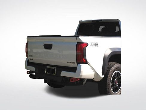 Used 2024 Toyota Tacoma TRD Off-Road AWD/4WD image 15