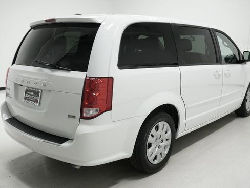 Used 2017 Dodge Grand Caravan SE w/ Power Window Group image 4