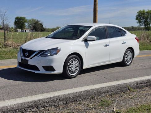 Used 2017 Nissan Sentra S image 2