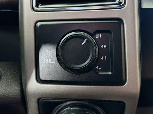 Used 2018 Ford F150 King Ranch w/ Equipment Group 601A Luxury AWD/4WD image 41