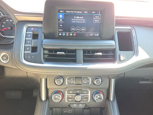 Used 2023 Chevrolet Traverse LT image 20