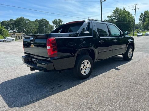 Used 2013 Chevrolet Avalanche LT image 7