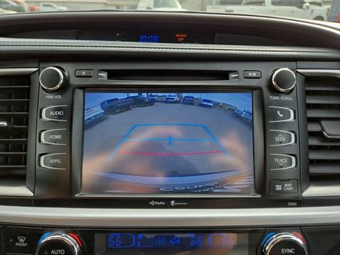 Used 2015 Toyota Highlander XLE AWD/4WD image 29