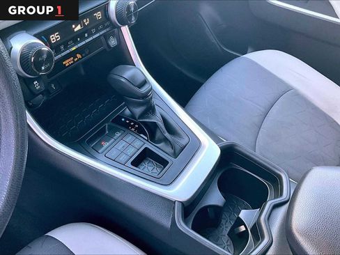 Used 2021 Toyota RAV4 XLE image 16