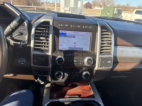 Used 2020 Ford F250 King Ranch w/ King Ranch Ultimate Package image 11