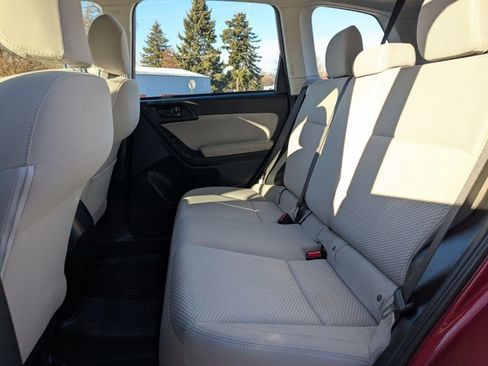 Used 2018 Subaru Forester 2.5i w/ Alloy Wheel Package image 19