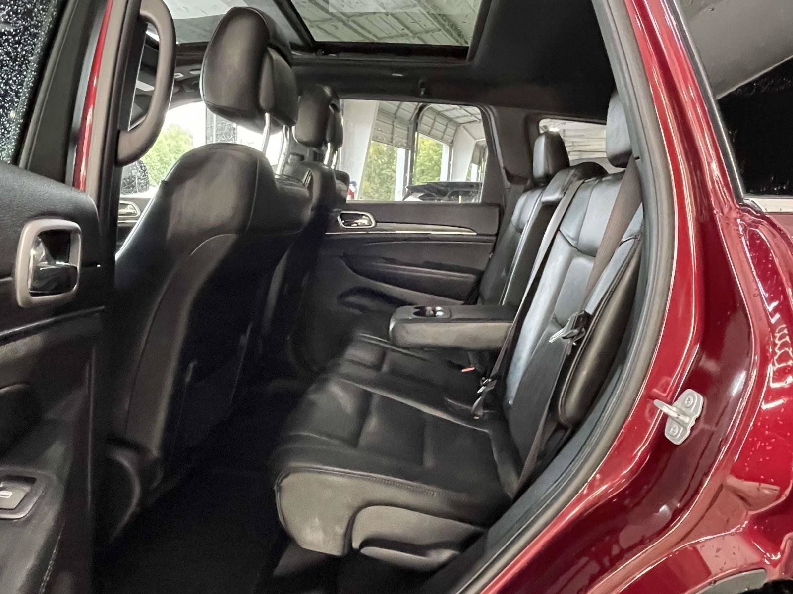 Used 2019 Jeep Grand Cherokee Limited w/ Luxury Group II AWD/4WD image 11