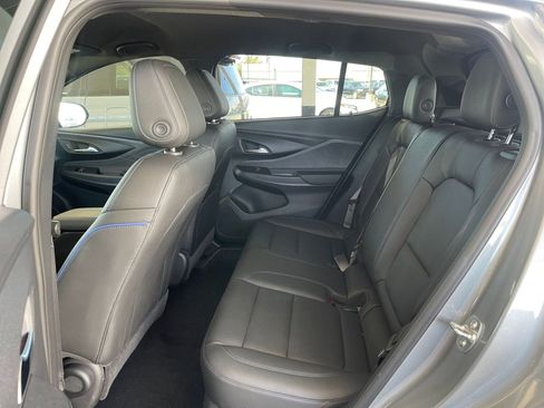 Used 2025 Buick Envista Sport Touring image 23