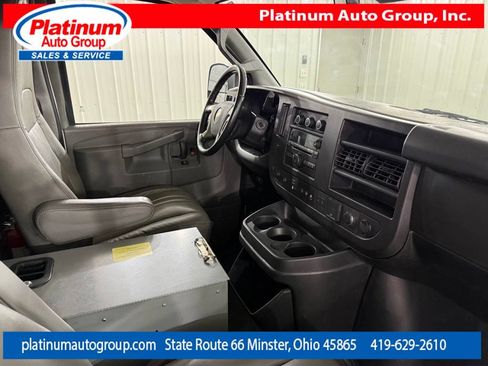 Used 2019 Chevrolet Express 3500 Extended w/ Driver Convenience Package RWD image 33