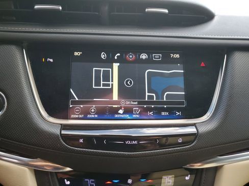 Used 2017 Cadillac XT5 Luxury w/ Driver Awareness Package FWD image 19
