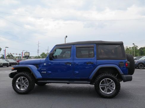 Used 2019 Jeep Wrangler Unlimited Sahara w/ Cold Weather Group AWD/4WD image 6