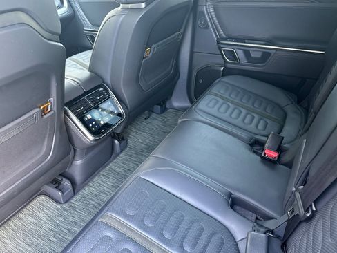 Used 2023 Rivian R1S Launch Edition image 11