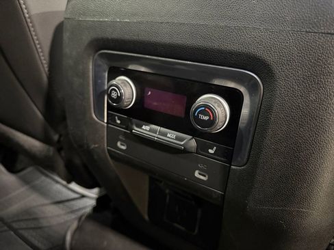 Used 2022 Chevrolet Tahoe Z71 w/ Luxury Package image 18