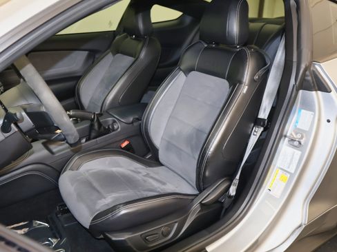 Used 2020 Ford Mustang Shelby GT350 w/ Technology Package image 19