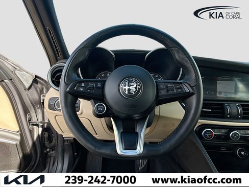 Used 2023 Alfa Romeo Giulia AWD w/ Quick Order Package 22X Lusso image 38