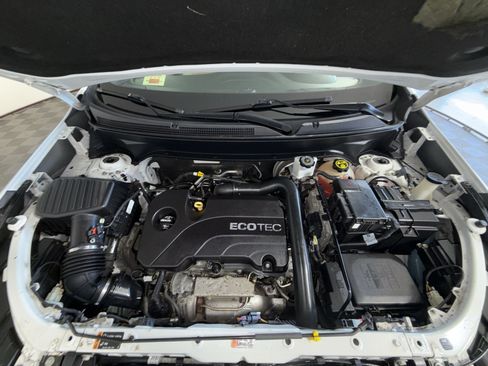 Used 2018 Chevrolet Equinox Premier FWD image 27