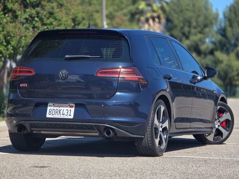 Used 2017 Volkswagen GTI Autobahn image 11