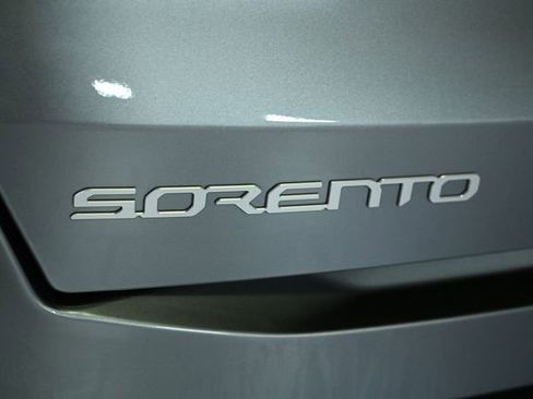 Used 2025 Kia Sorento SX Prestige image 12