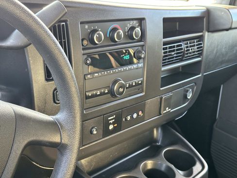 Used 2024 GMC Savana 2500 w/ Driver Convenience Package image 4