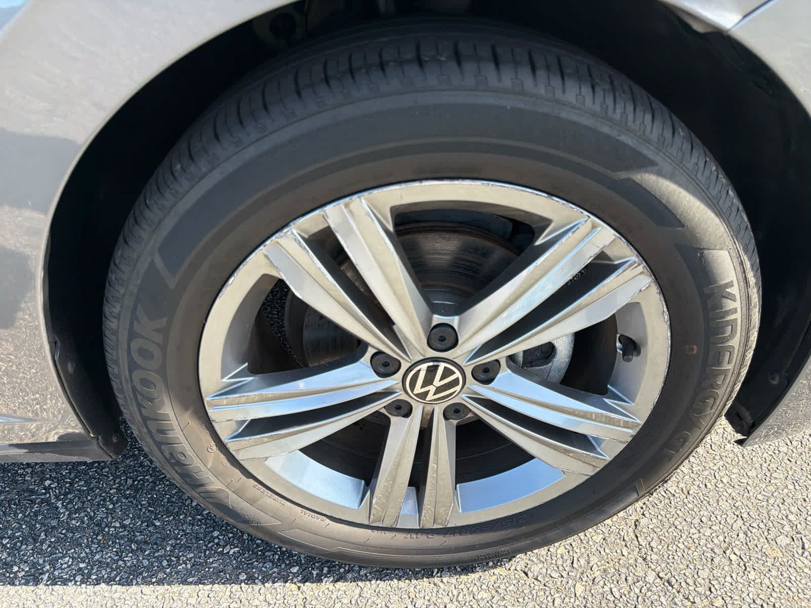 Used 2024 Volkswagen Jetta SE FWD image 23