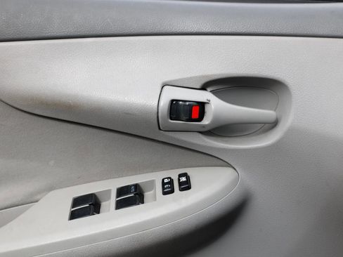 Used 2009 Toyota Corolla image 36