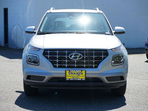 Certified 2025 Hyundai Venue SEL image 2