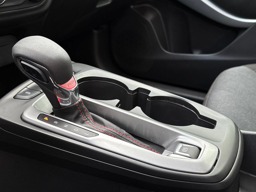 Used 2026 Chevrolet Trax RS FWD image 19