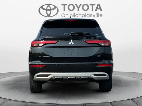 Used 2024 Mitsubishi Outlander SE AWD/4WD image 4