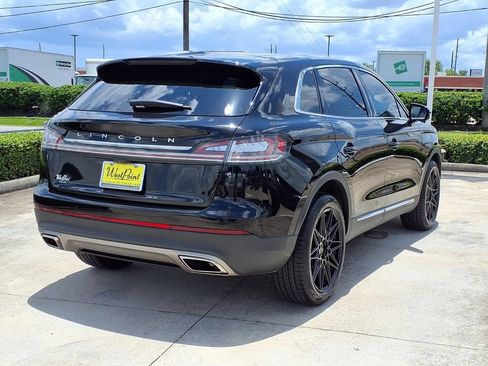 Used 2022 Lincoln Nautilus Reserve w/ Luxury Package FWD image 2