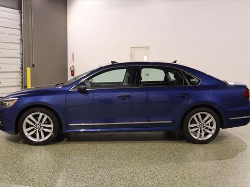 Used 2017 Volkswagen Passat 1.8T SEL Premium FWD image 5