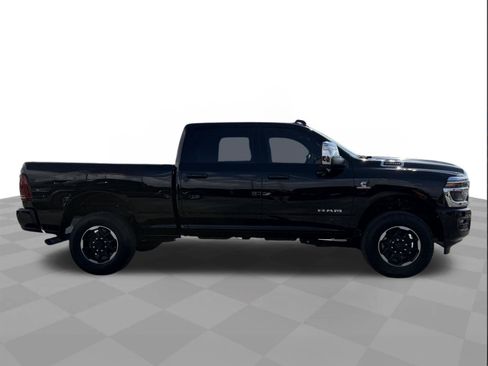 Used 2025 RAM 2500 Laramie AWD/4WD image 6