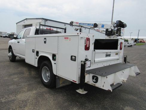 Used 2022 RAM 3500 Tradesman w/ Chrome Appearance Group AWD/4WD image 5
