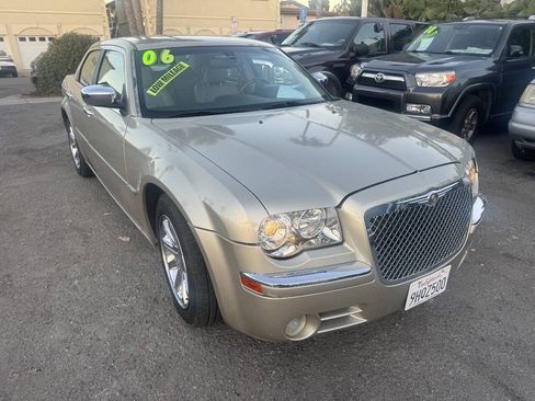 Used 2006 Chrysler 300 C w/ Sound Group II RWD image 1