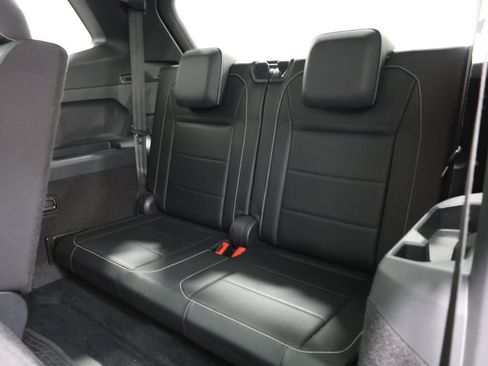Used 2021 Volkswagen Tiguan SE R-Line FWD image 27