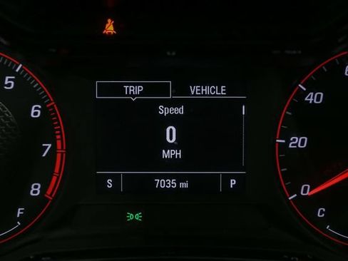 Used 2024 Chevrolet Trax RS FWD image 30