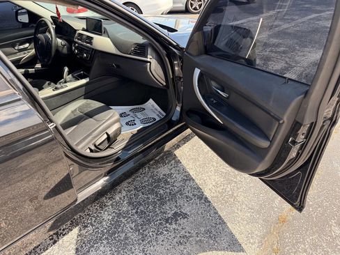 Used 2016 BMW 320i Sedan RWD image 11