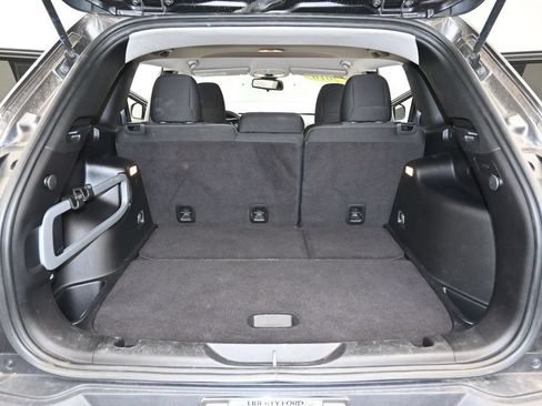 Used 2016 Jeep Cherokee Latitude FWD image 10